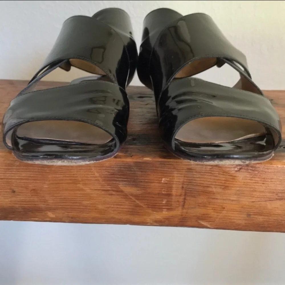 $550. Pretty Chloé‎ patent leather sandals 👡 36.5
